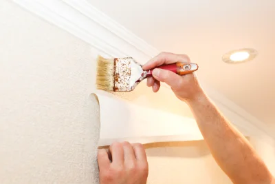 Pose de papier peint à Argentré-du-Plessis — revêtements muraux et toiles de verre